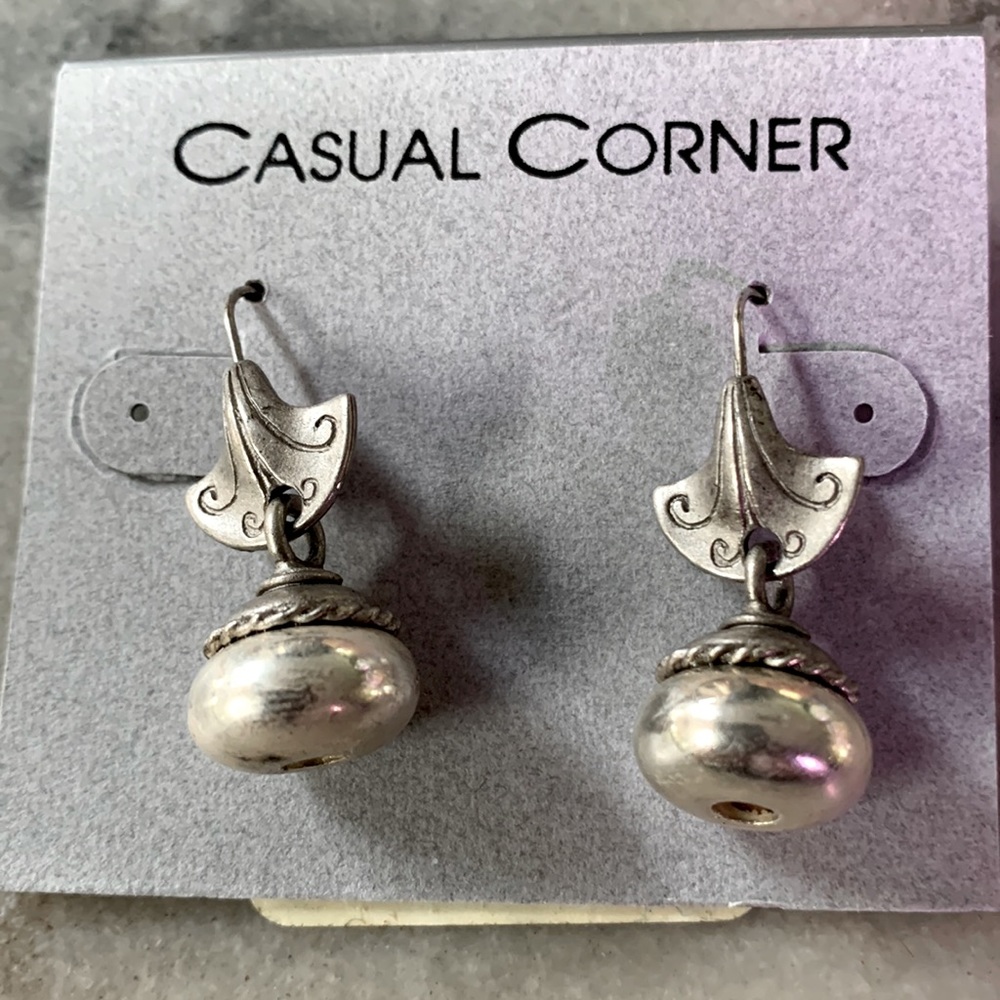 Casual Corner Necklace with matching Earrings